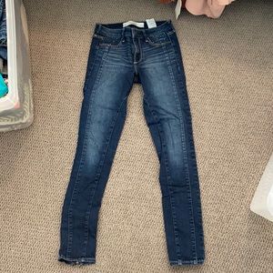 Abercrombie dark super skinny ankle w/ gold